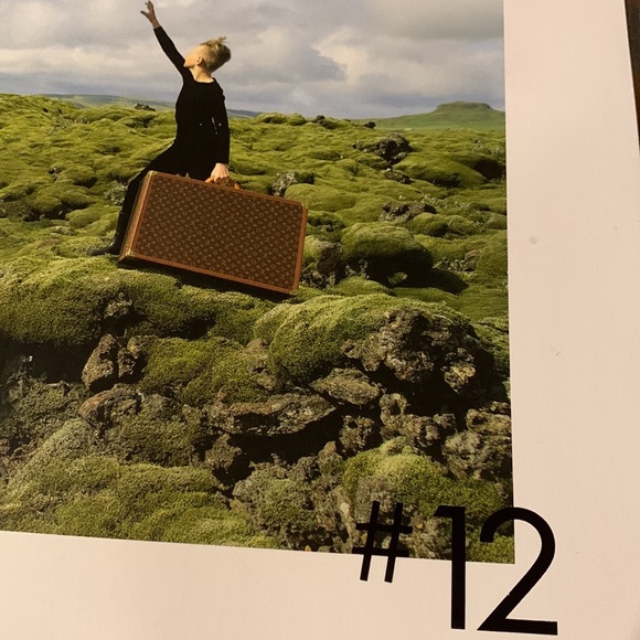 π₯SALEπ₯ Louis Vuitton Book/Magazine π₯SALEπ₯ - Picture 3 of 8